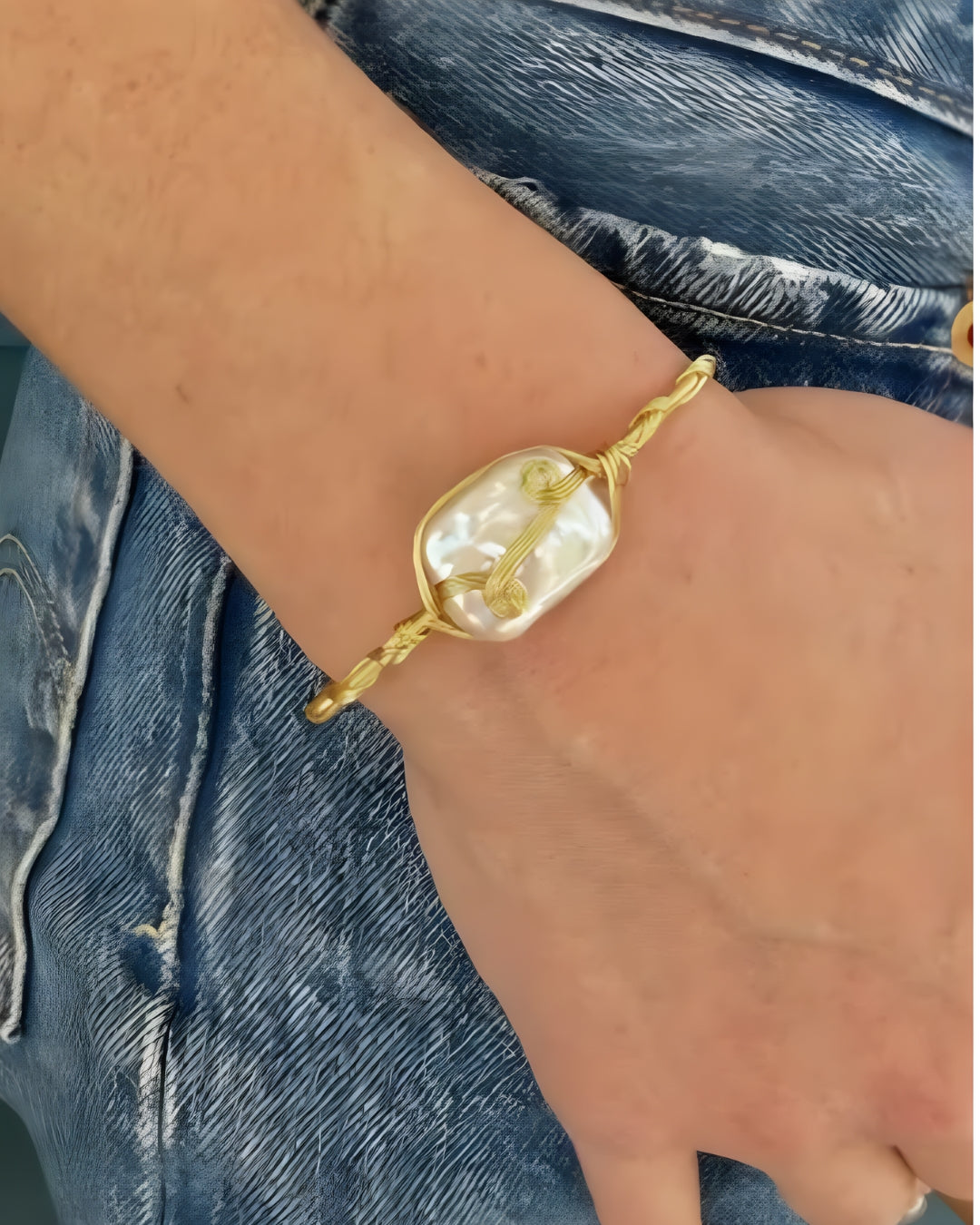 Daumier Square Pearl Brass Bangle