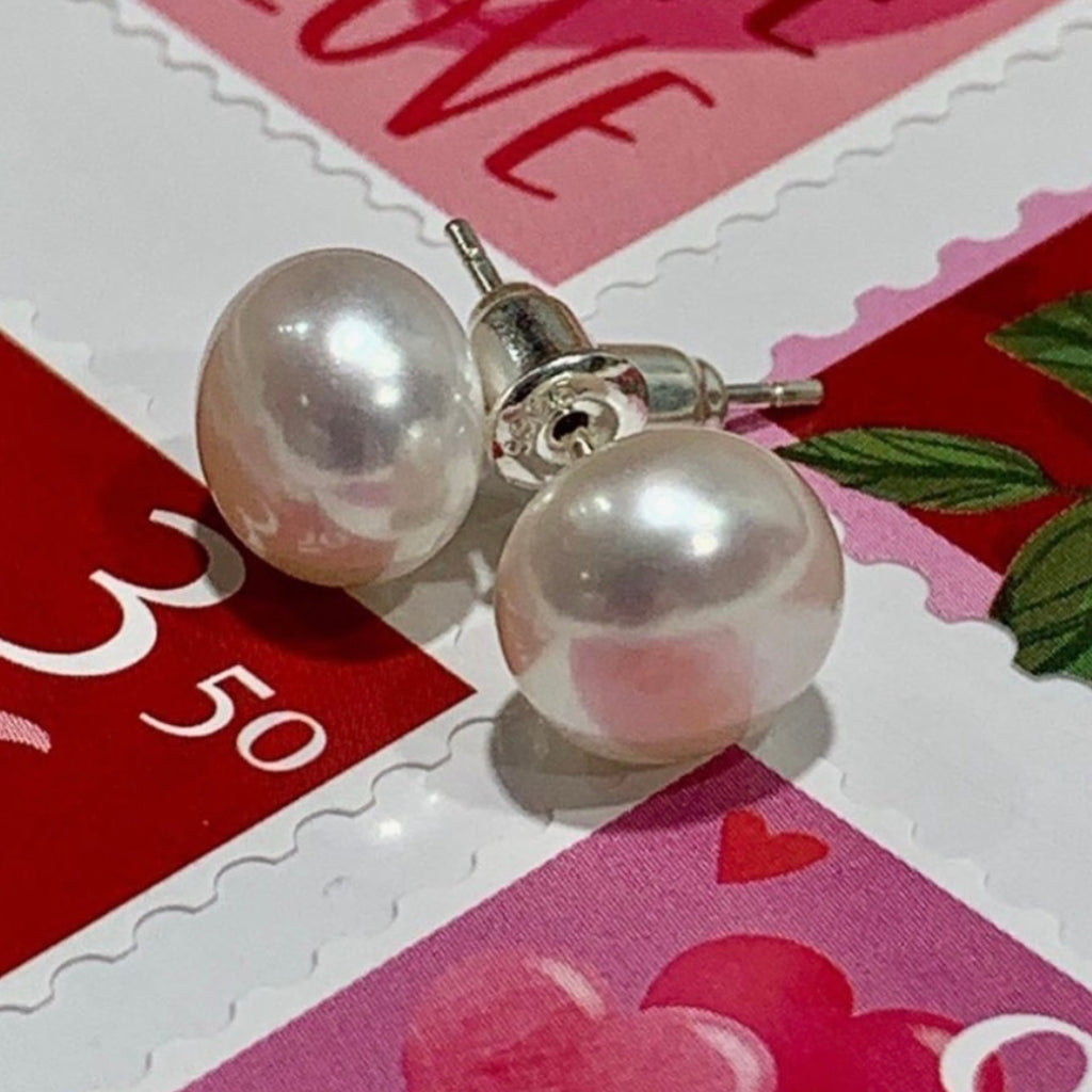 Wendy Mignot Chloe Freshwater Pearl Stud Earrings White