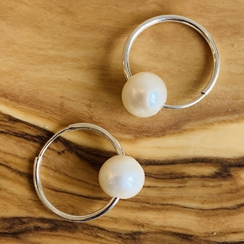 Wendy Mignot Cannes Blanc Pearl Endless Hoop Silver Earrings, White