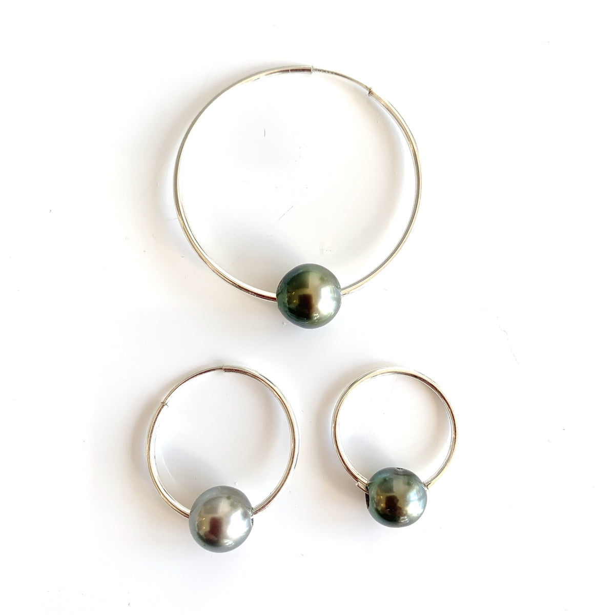 Wendy Mignot Cannes Noir Tahitian Pearl Endless Hoop Silver Earrings