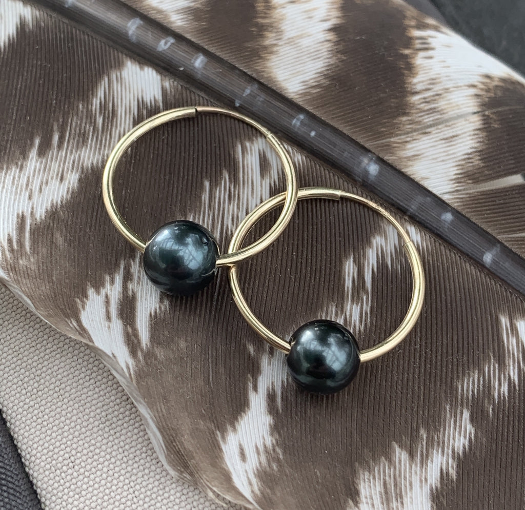 Wendy Mignot Naples Tahitian Pearl Endless Hoop Earrings Gold-Filled