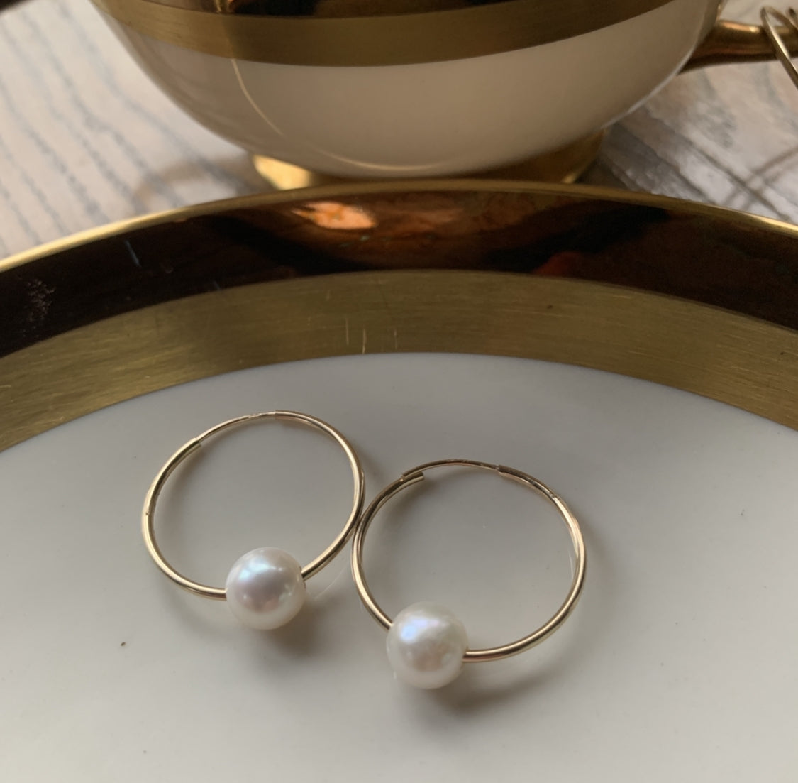 Wendy Mignot Venice Freshwater Pearl Endless Hoop Gold-Filled Earrings, White
