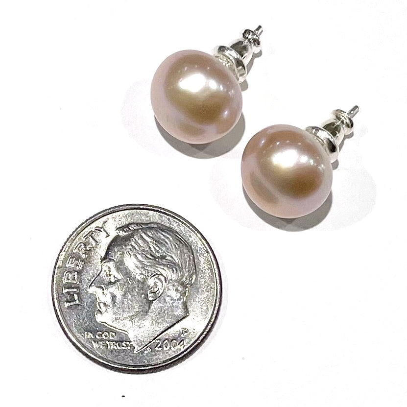 Wendy Mignot Eloise Button Pearl Stud Earrings 10mm Lavender