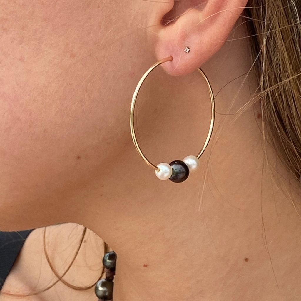 Wendy Mignot 14k Gold-Filled Three Pearl Hoop Earrings - White, Tahitian Black, White