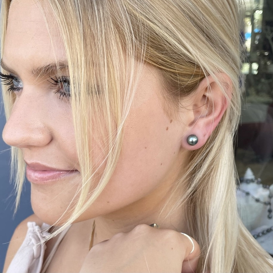 Wendy Mignot Chloe Tahitian Pearl Stud Earrings