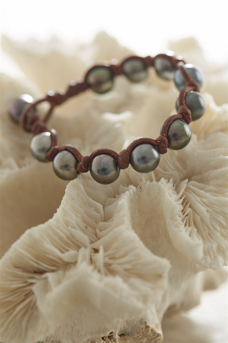 Wendy Mignot | All Over the World Tahitian pearl and Leather