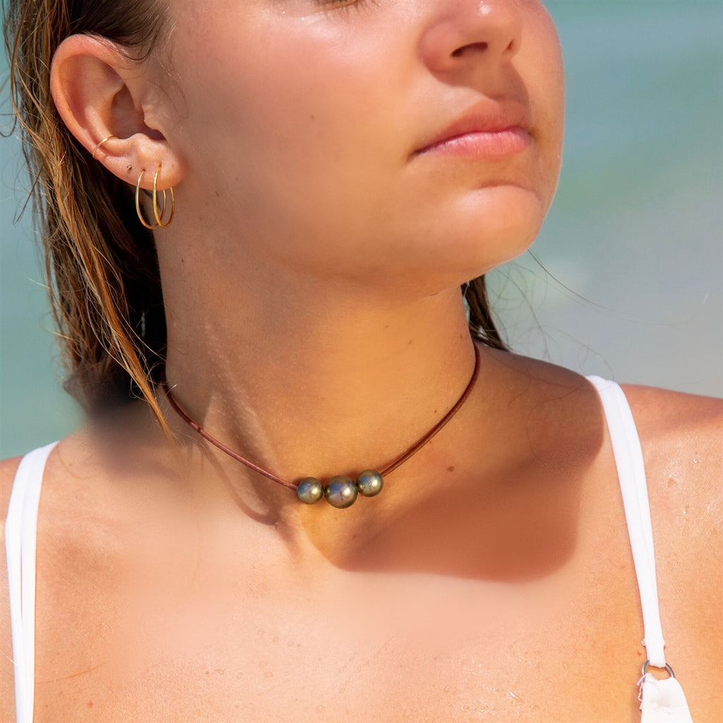 Wendy Mignot Daisy Tahitian Pearl Three Pearl and Leather Necklace
