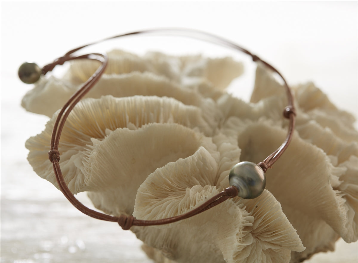 Wendy Mignot | Zak Tahitian Pearl and Leather Necklace with Knots