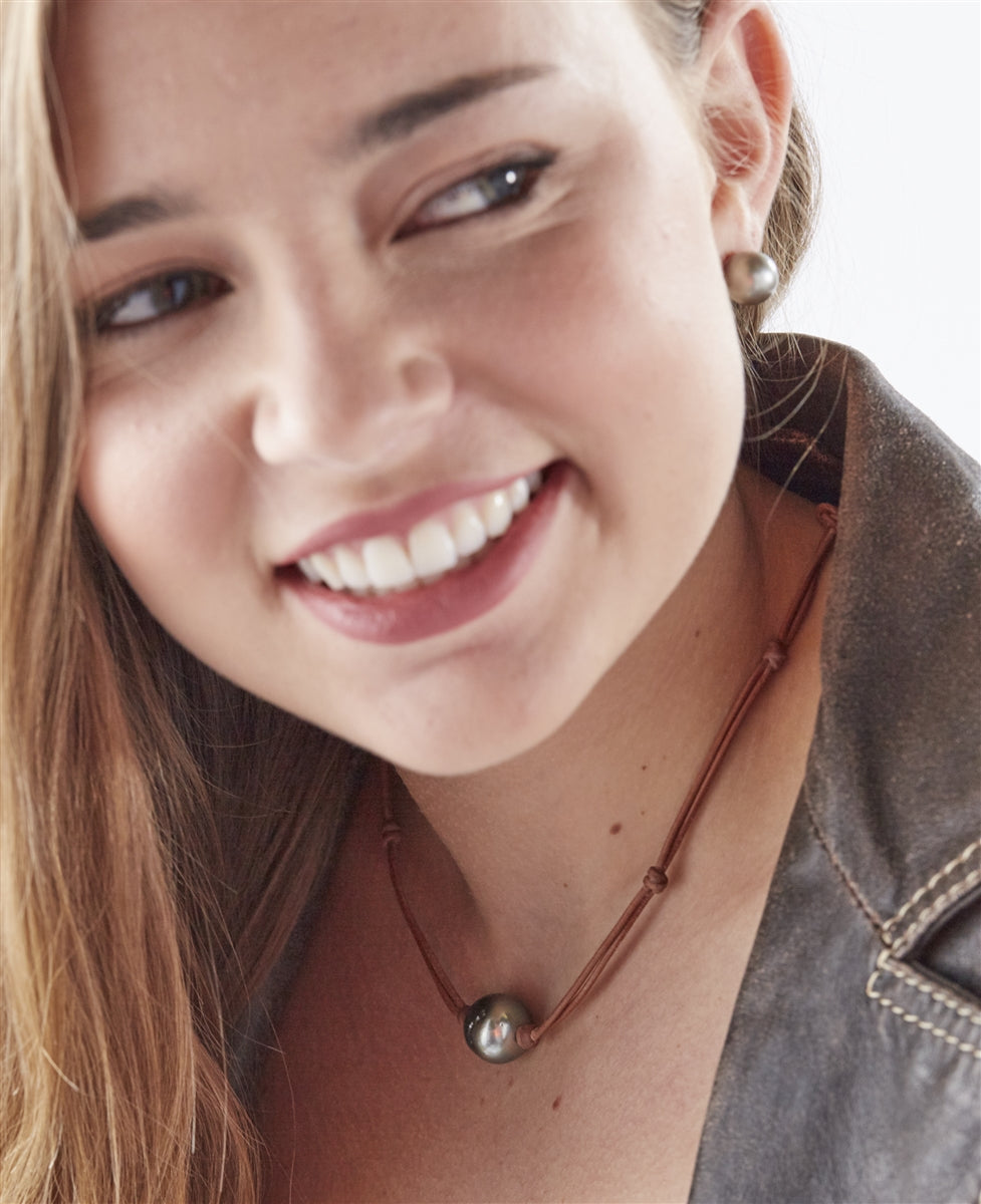 Wendy Mignot Zak Tahitian Pearl and Leather Necklace with Knots