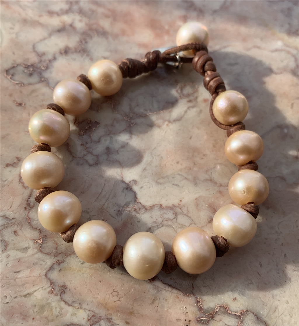 Wendy Mignot All Around Freshwater Pearl and Leather Bracelet Blush