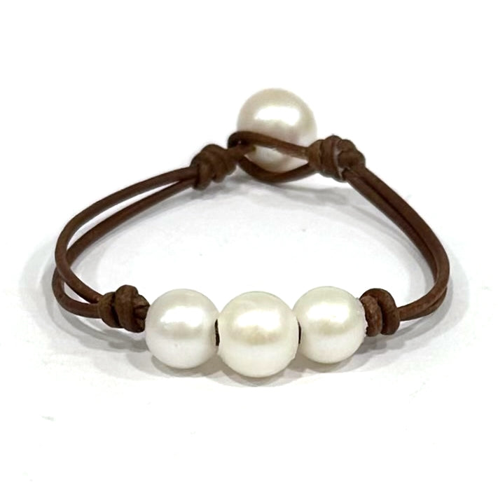 Wendy Mignot Baby Daisy Three Pearl Freshwater Pearl and Leather Bracelet White