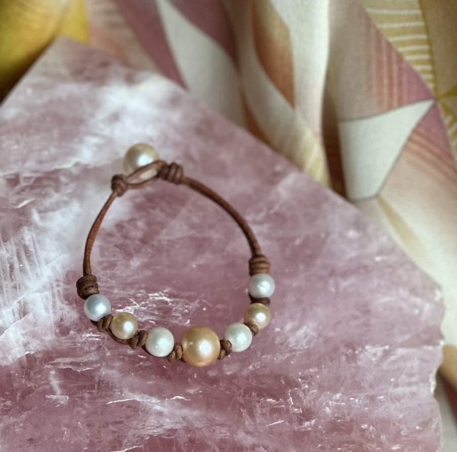 Wendy Mignot Seven Seas Freshwater Pearl and Leather Bracelet - Blush