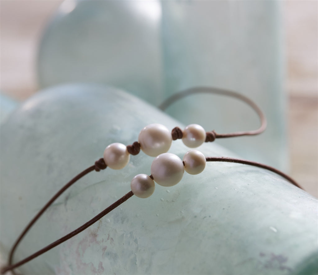 Wendy Mignot Daisy Three Pearl Freshwater Pearl and Leather Necklace White