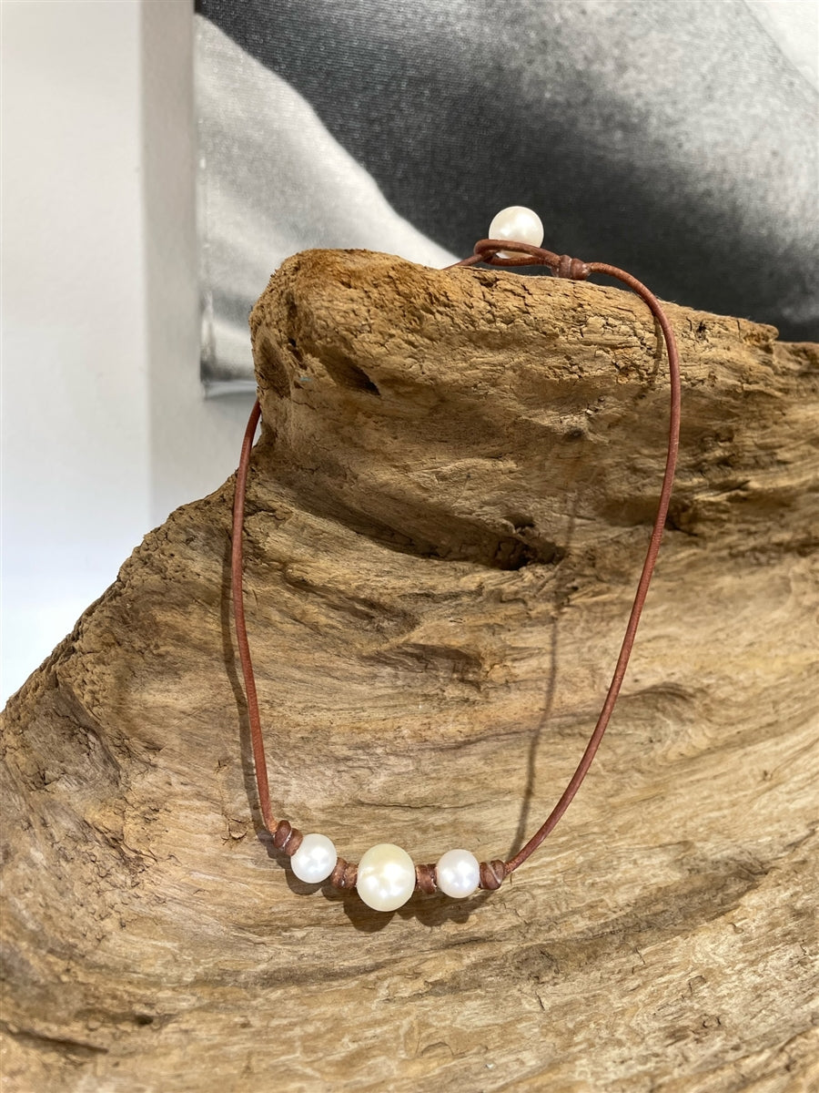 Wendy Mignot Baby Daisy Three Pearl Freshwater Pearl and Leather Necklace White with Knots