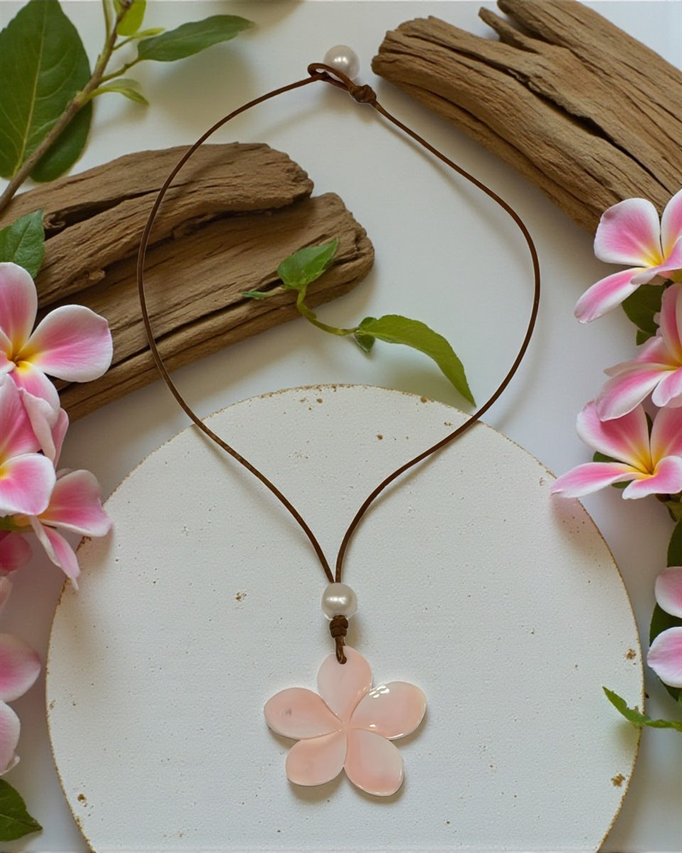 Conch Shell Plumeria Flower and Pearl Saba Necklace