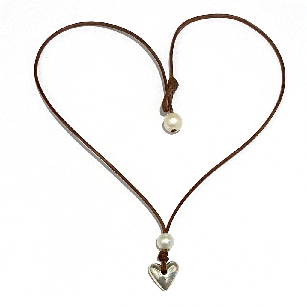 Heart & Soul Freshwater Pearl and Silver Heart Saba Necklace