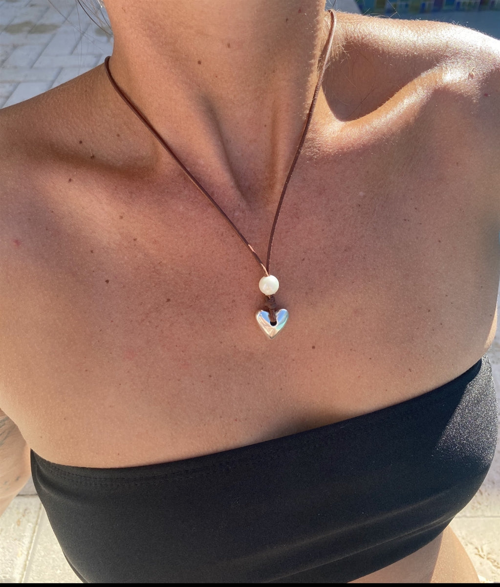 Heart & Soul Freshwater Pearl and Silver Heart Saba Necklace