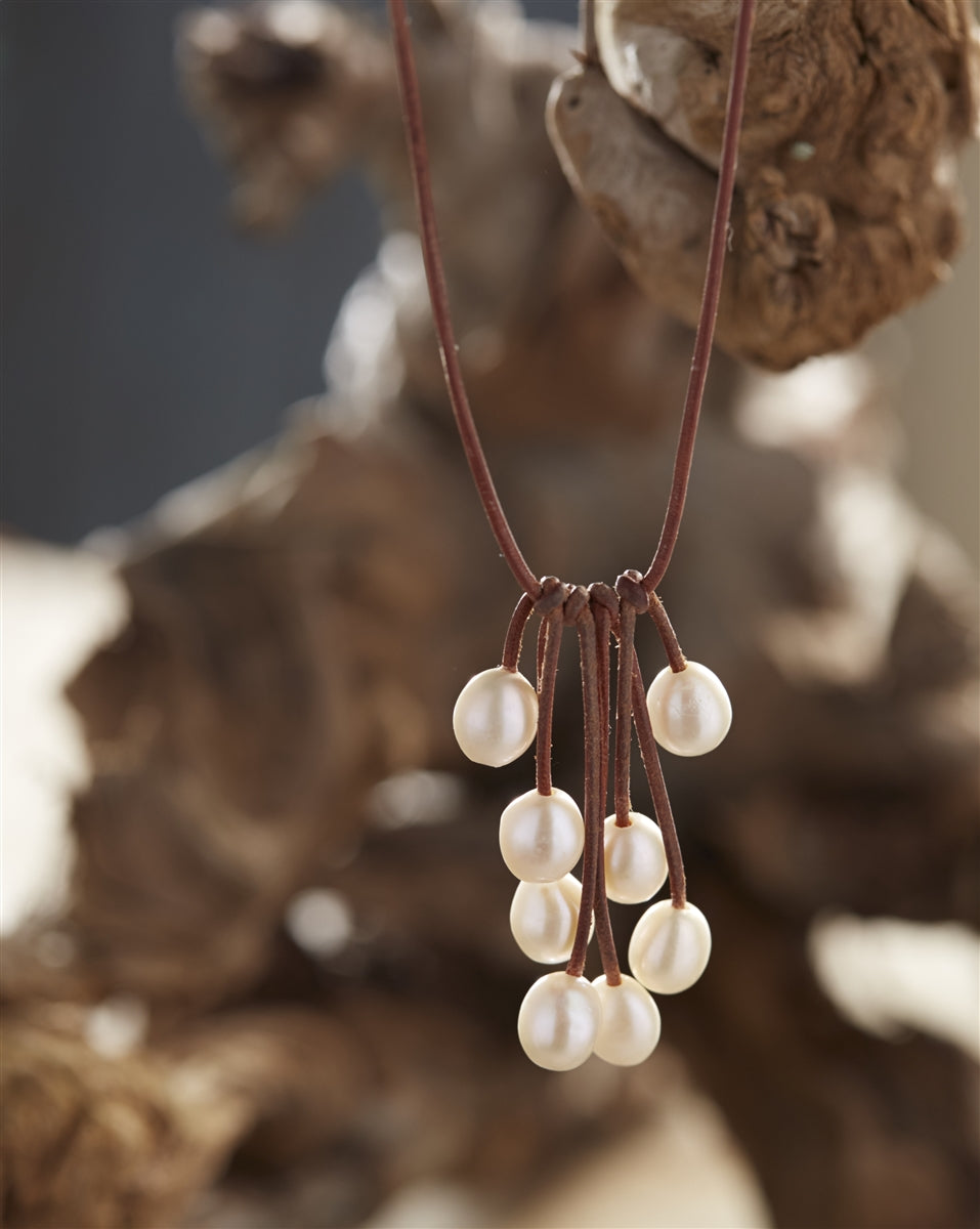 Wendy Mignot Parasol Eight Freshwater Pearl and Leather Necklace White