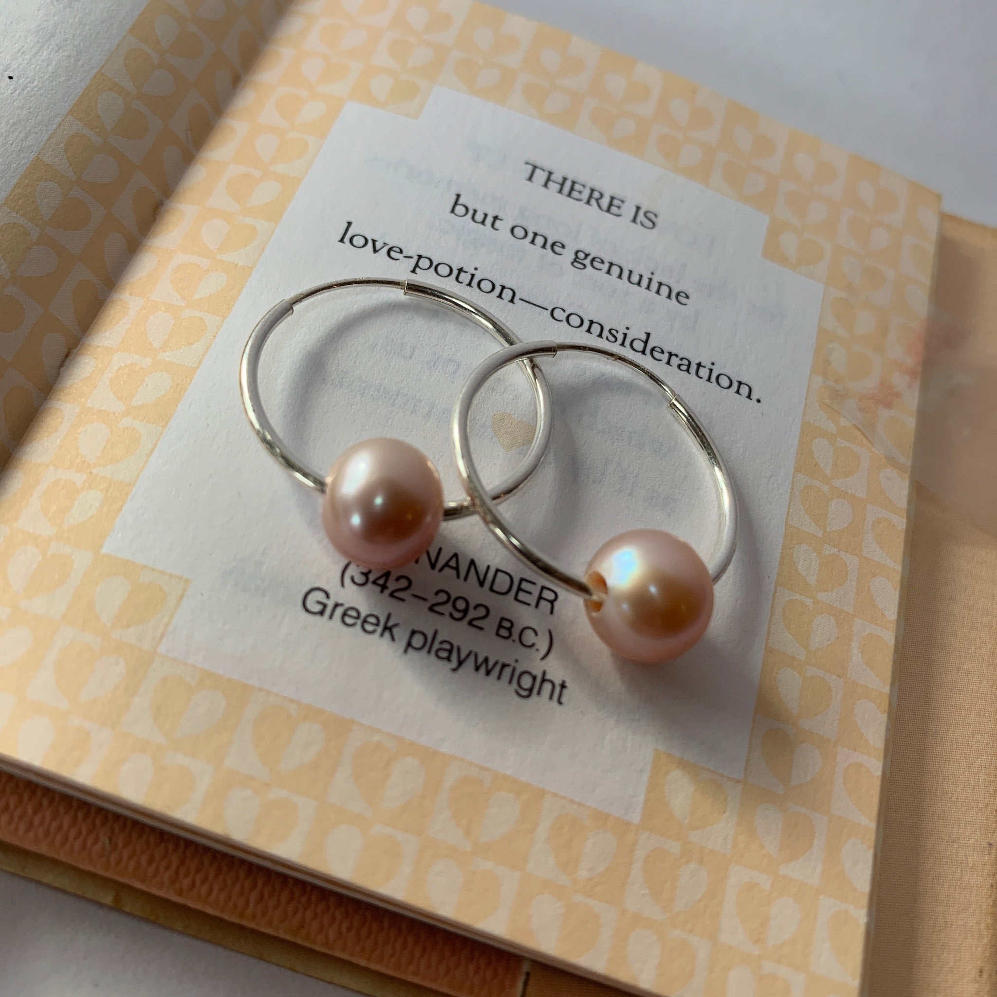 Wendy Mignot Marseille Rose Pearl Endless Hoop Silver Earrings, Blush