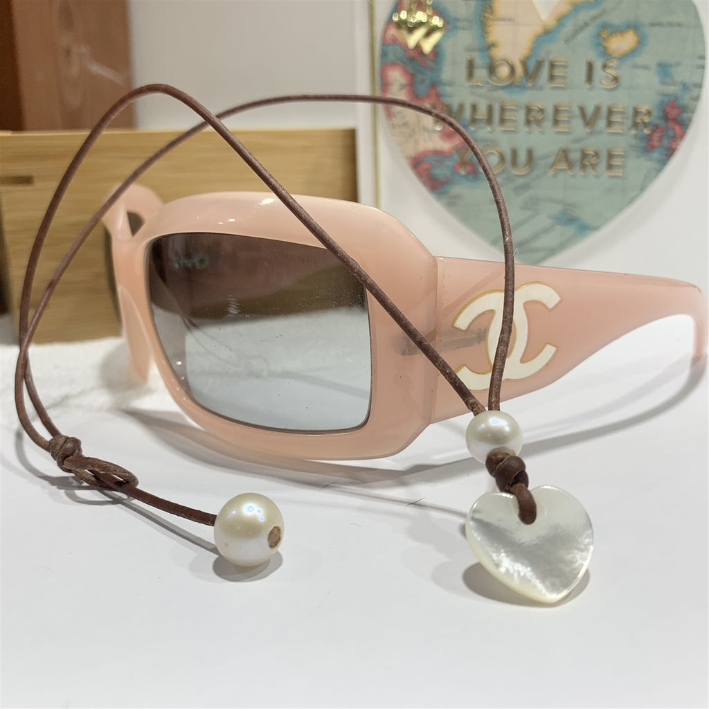 Amour Freshwater Pearl Heart Necklace