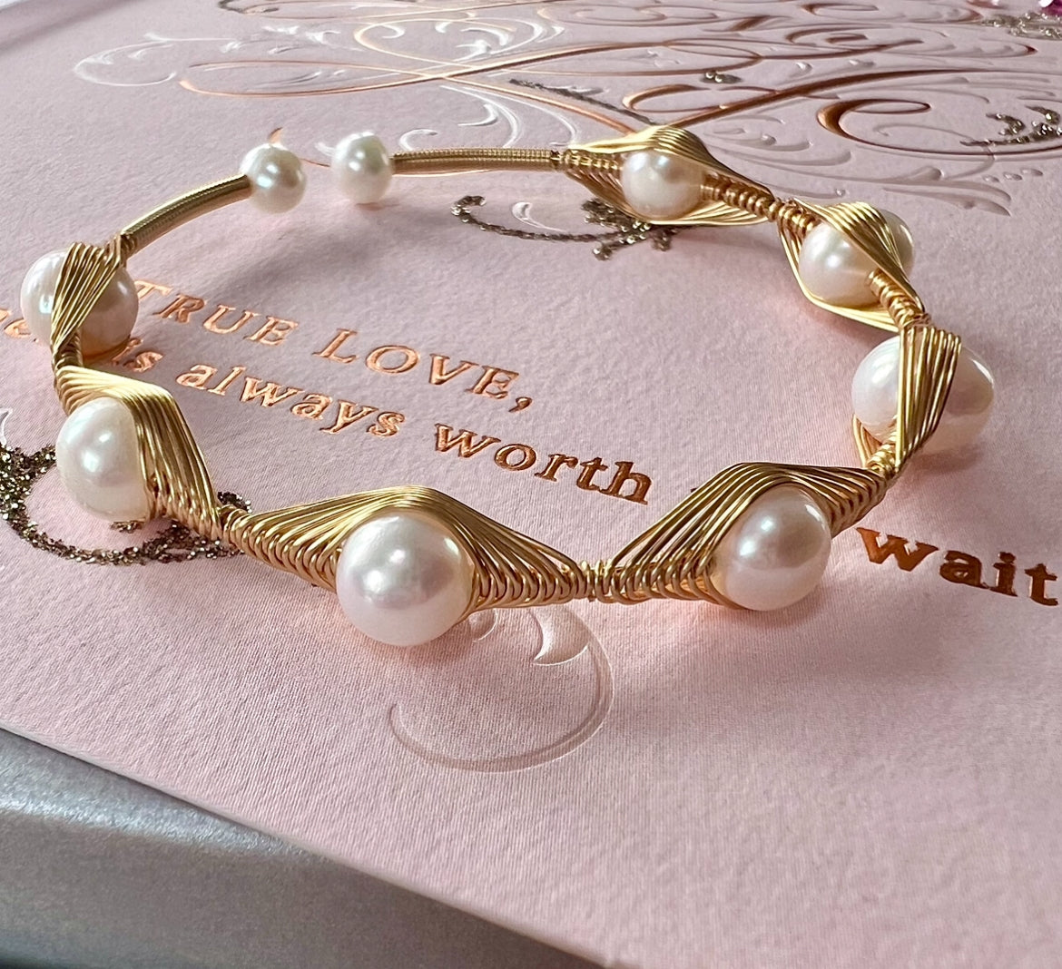Delacroix  Freshwater Pearl Brass Wrap Bangle