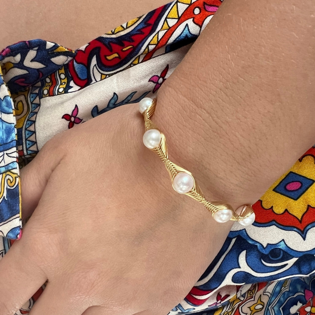 Delacroix  Freshwater Pearl Brass Wrap Bangle