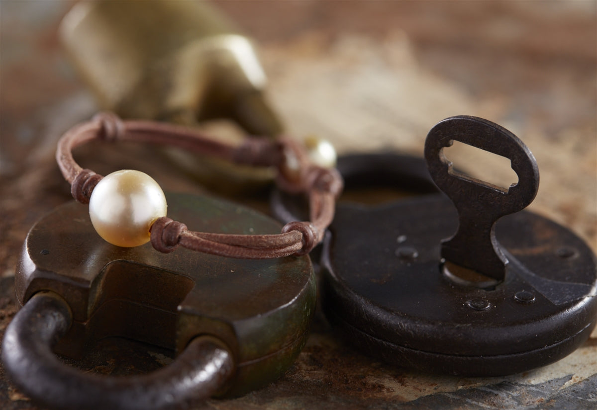 Wendy Mignot South Sea Gold Single Pearl and Leather Bracelet