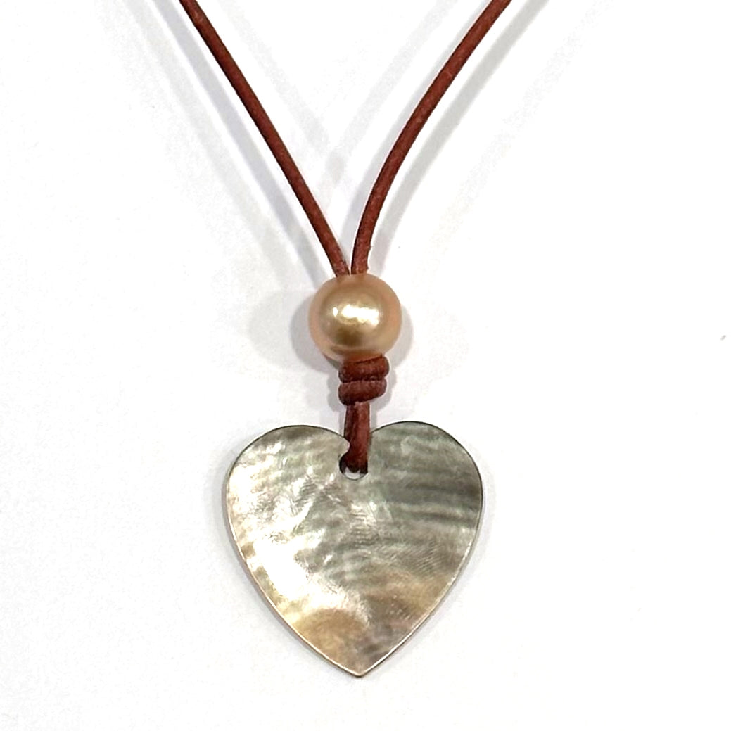 Conch Shell Heart and Pearl Love Saba Necklace