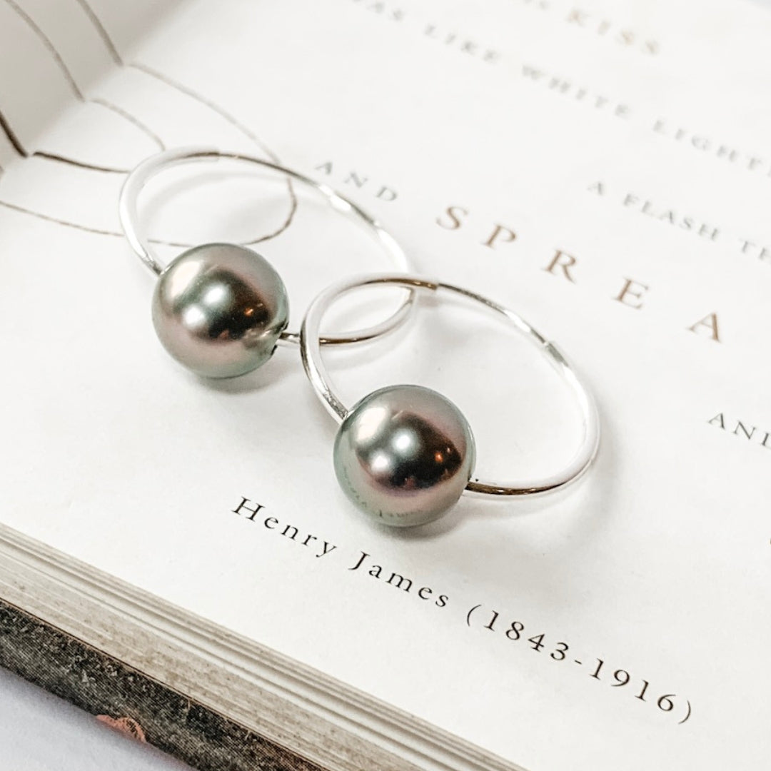 Wendy Mignot Marseille Noir Tahitian Pearl Endless Hoop Silver Earrings